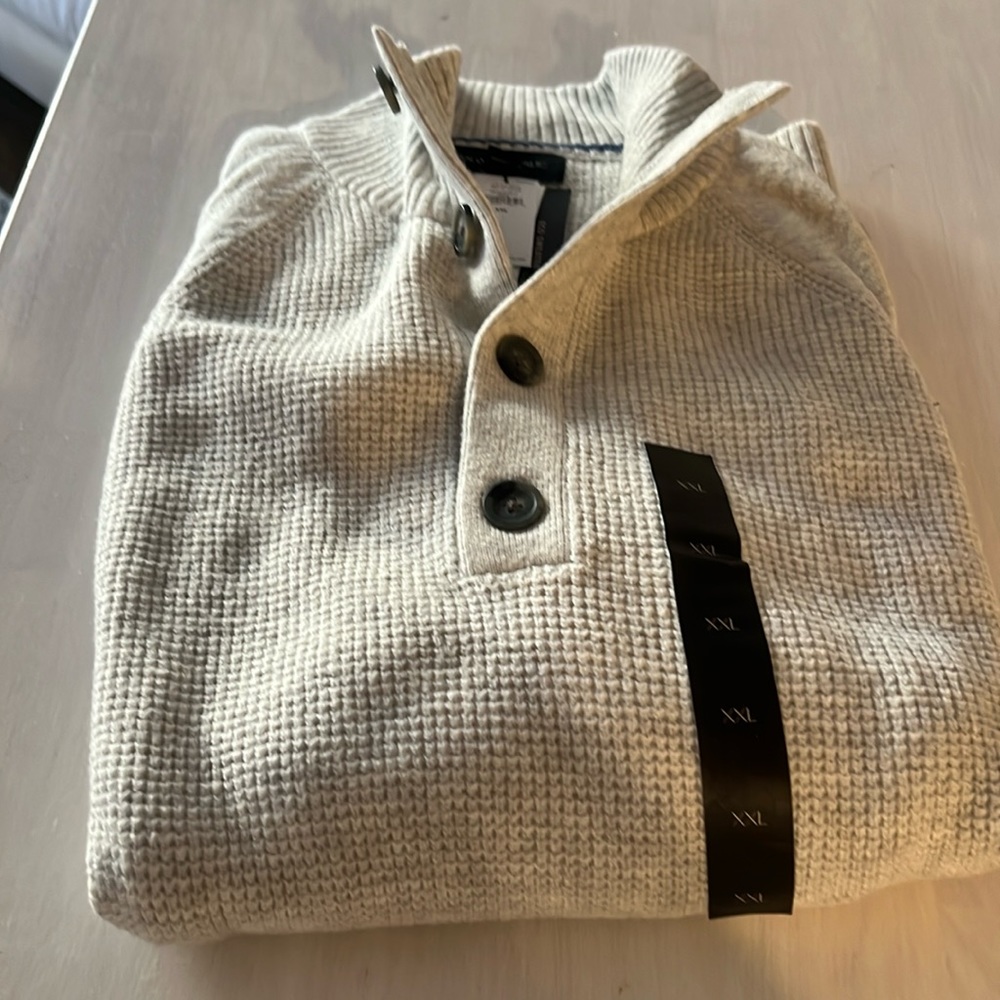 Banana Republic Cream Crewneck Sweater